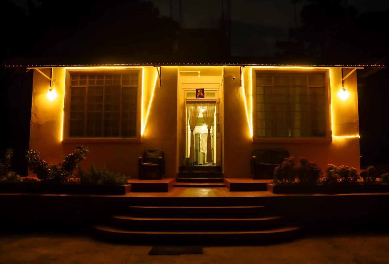 Pine Tree Lodge Shillong Exteriör bild